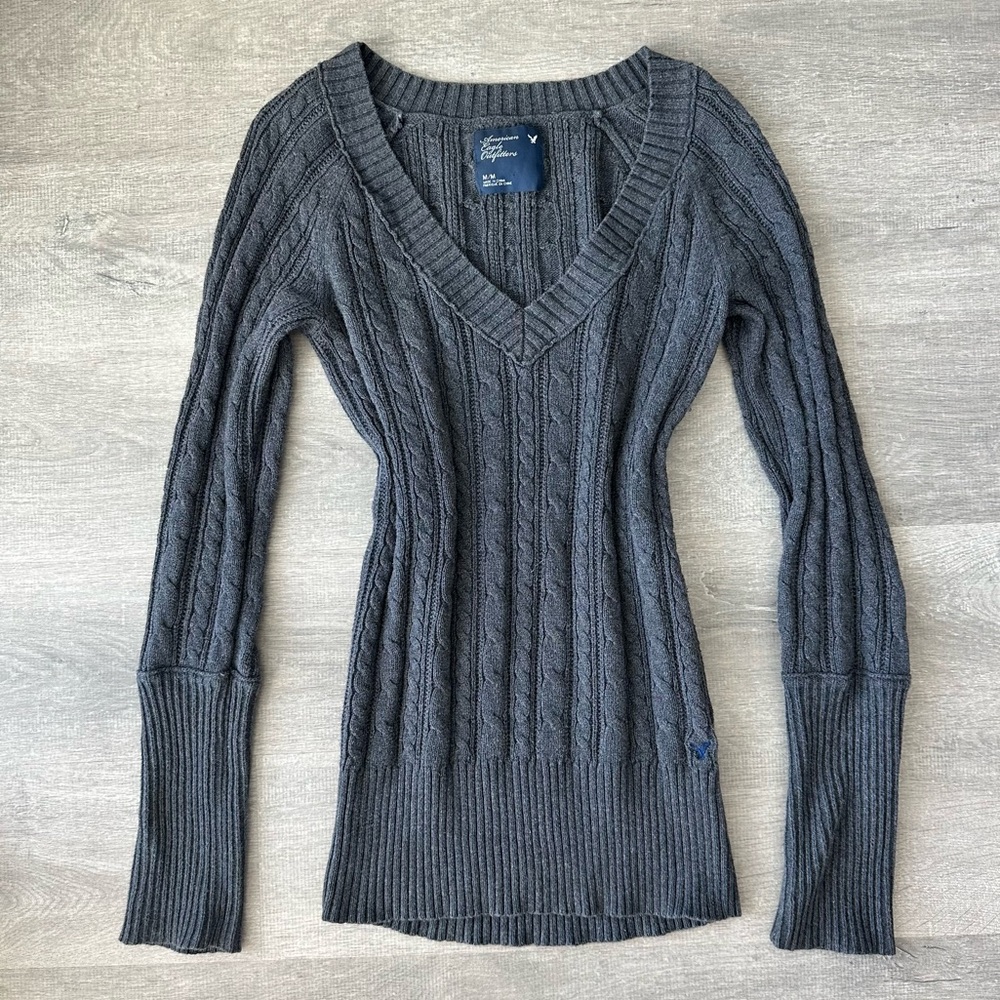 American Eagle Y2K Gray Cable Knit V-Neck Sweater Bellaswan